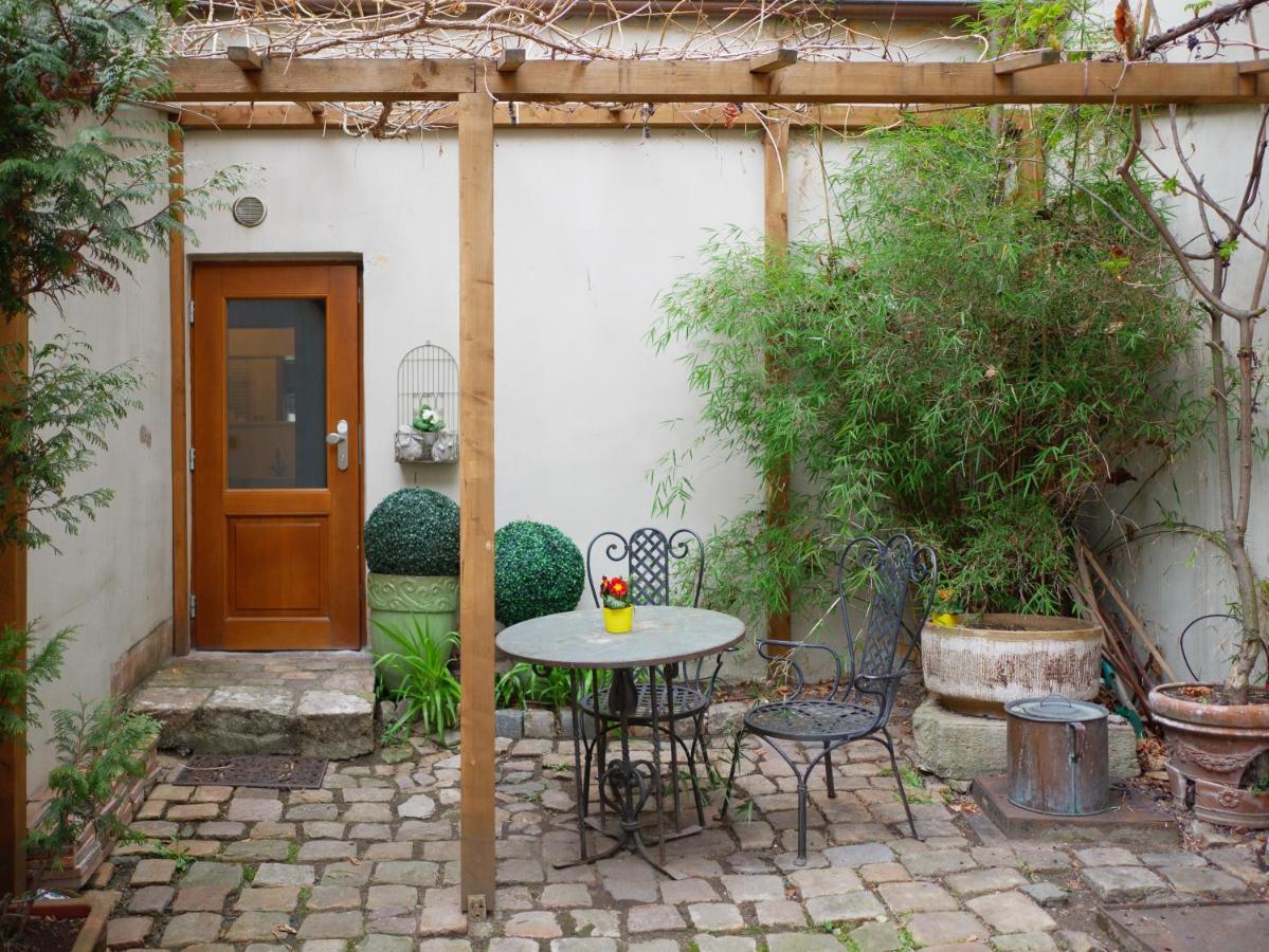 Romantic Nest Under Prague Castle Exterior photo